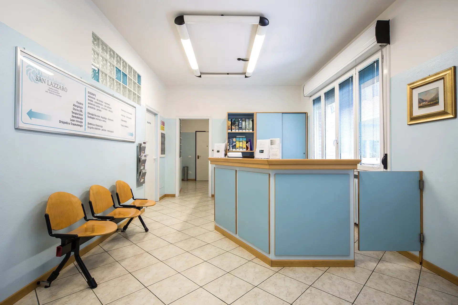 Reception e sala d’attesa del Poliambulatorio San Lazzaro